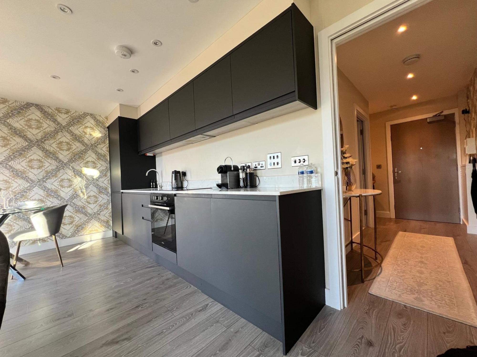 Central Modern Flat Йорк Екстериор снимка
